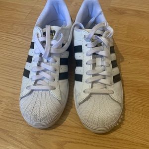 Mens Black/white shell toe Adidas size 7